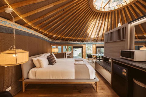 Mongolian Crafted Yurt With Private Spa And Spectacular Views - Accommodation Cairns 2