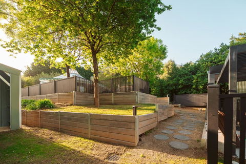 Mongolian Crafted Yurt With Private Spa And Spectacular Views - Accommodation Cairns 3