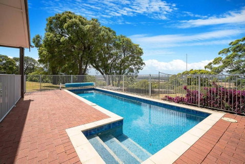 Moondyne Estate Exclusive & Pet Friendly Hilltop Retreat - Accommodation Cairns 1