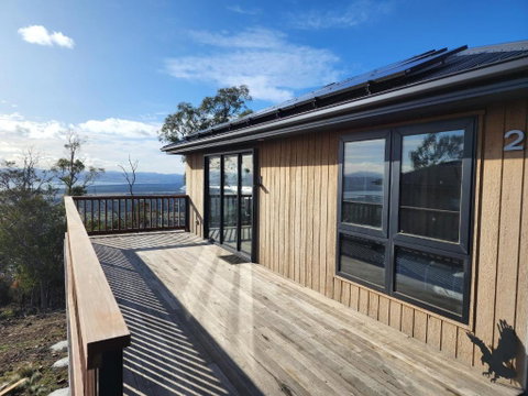 Mount Rumney Escapes Seaview House 2 - Eagle House - Accommodation Cairns 0