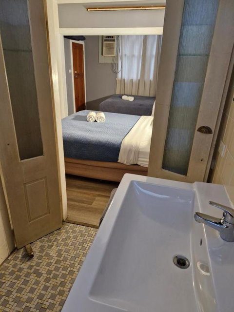 Mount View Motel - Accommodation Cairns 2