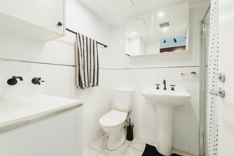 MP303 - Studio Apartment, Military Road, Cremorne - Accommodation Cairns 3