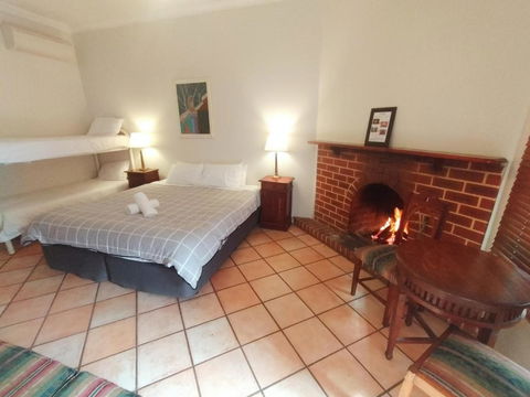 Mundaring Weir Hotel - Accommodation Cairns 3