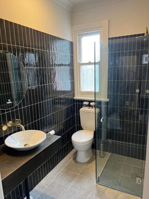 Native Rose Hotel - Accommodation Cairns 2