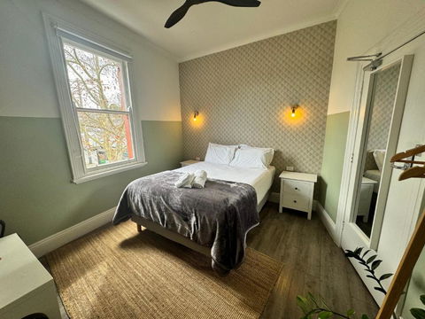 Native Rose Hotel - Accommodation Cairns 1