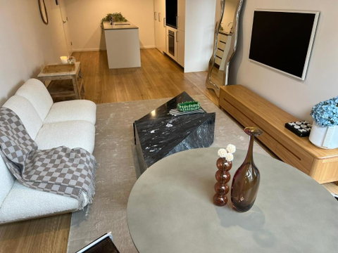 NEW BOUTIQUE 1bd Apt - Accommodation Cairns 1