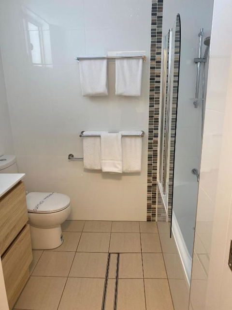 New England Motor Lodge - Accommodation Cairns 3