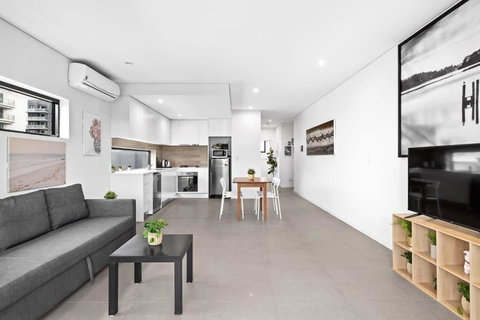 New Modern 2BR 2baths Apt In Homebush Sleeps 6 - Accommodation Cairns 0