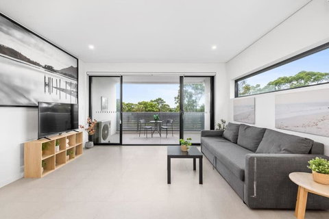 New Modern 2BR 2baths Apt In Homebush Sleeps 6 - Accommodation Cairns 1