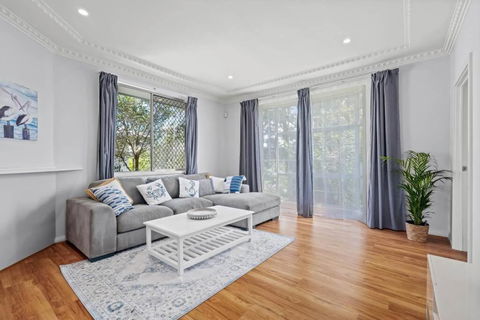 NEW Sailors Cove Pet Friendly - Accommodation Cairns 0