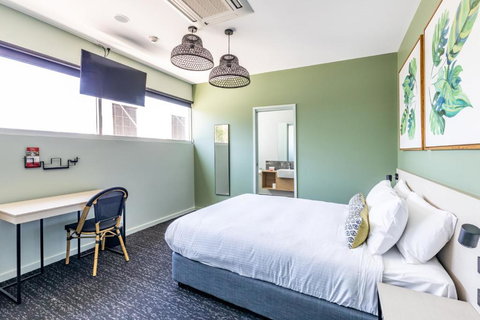 Nightcap At Commercial Hotel - Accommodation Cairns 3