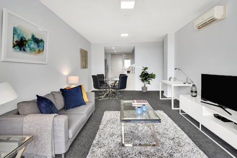 North Sydney Large Two Bedroom MIL2252402 - Accommodation Cairns 0