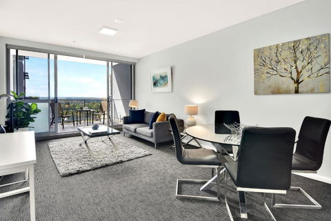 North Sydney Large Two Bedroom MIL2252402 - Accommodation Cairns 1