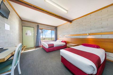 Nullarbor Roadhouse - Accommodation Cairns 1