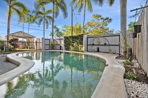 Oasis - Pool, Wifi & Free Parking - Accommodation Cairns 3