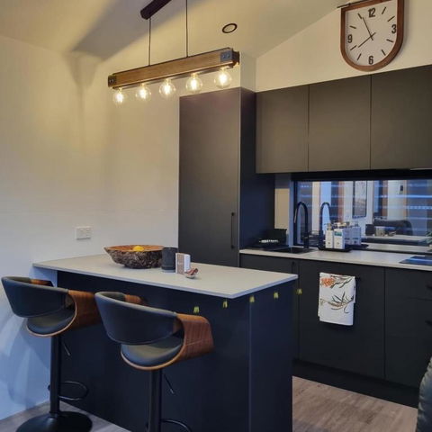 Ocean Breeze Homestays 1 - Accommodation Cairns 2
