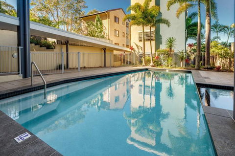 Ocean Breeze Retreat: Kings Coastal Apartment - Accommodation Cairns 0