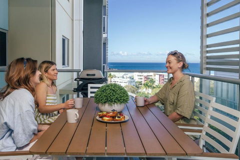 Ocean Breeze Retreat: Kings Coastal Apartment - Accommodation Cairns 1