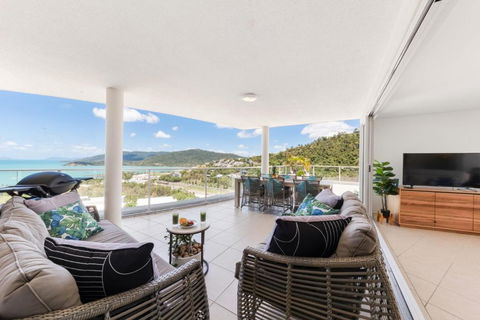 Ocean Dreams On Airlie - Premiere - Accommodation Cairns 3