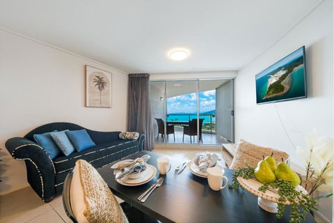 Ocean Dreams On Airlie - Studio Apartment - Accommodation Cairns 2