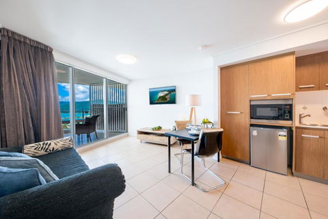 Ocean Dreams On Airlie - Studio Apartment - Accommodation Cairns 3