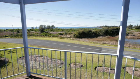 Ocean Escape Twin Pines 8 Ocean Views With Spa - Accommodation Cairns 0