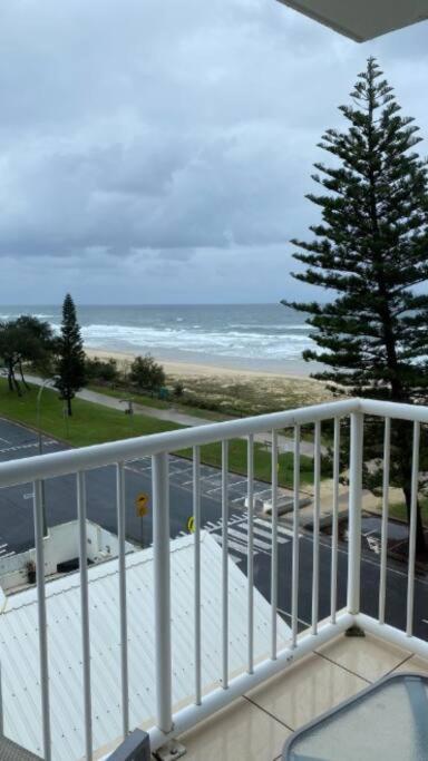 Ocean Front 2Bed - Unbeatable Views @ Sanderling! - Accommodation Cairns 0