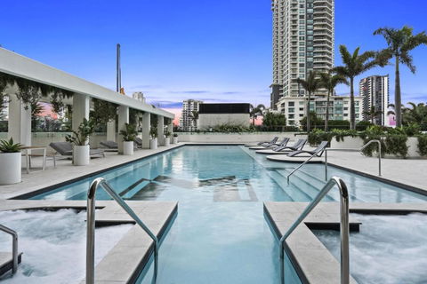 OCEAN Views In Beachside 2-Bedroom Unit - Q Stay - Accommodation Cairns 3