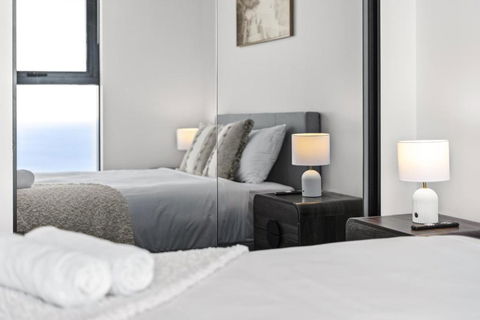 OCEAN Views In Beachside 2-Bedroom Unit - Q Stay - Accommodation Cairns 2