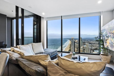 OCEAN Views In Beachside 2-Bedroom Unit - Q Stay - Accommodation Cairns 0