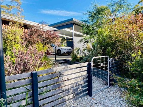 Ocean Views, Spacious & Private, Hot Hub - Accommodation Cairns 3