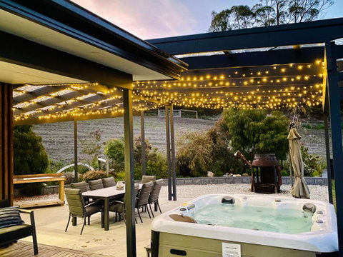 Ocean Views, Spacious & Private, Hot Hub - Accommodation Cairns 0