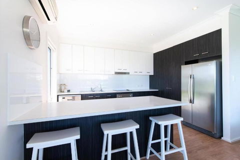 On Seascape - Accommodation Cairns 1