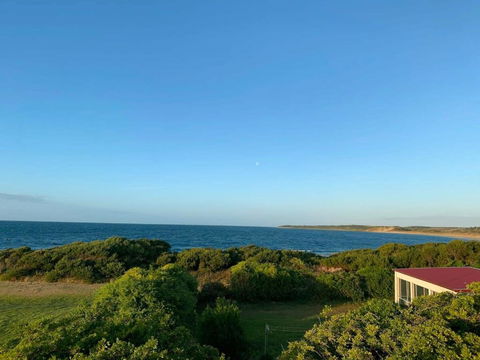 On The Beach & Golf Course Minutes From MTB Trails - Accommodation Cairns 3