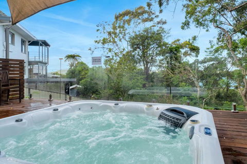 On Top Of The World - Accommodation Cairns 1