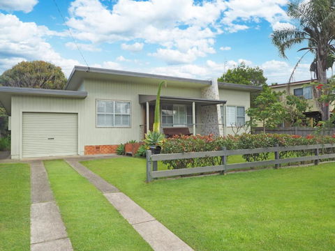 ONDINE, 4 Belmore Street - Accommodation Cairns 0