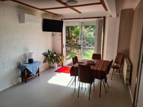 Orchard 2 Bedroom Apartment In Devonport - Accommodation Cairns 1