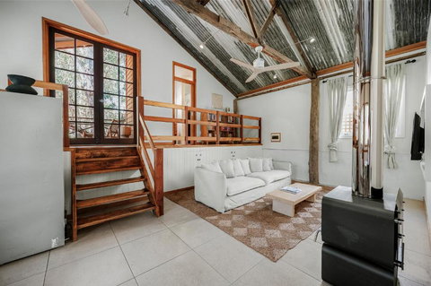 Orchard Cottage - Quiet Farm Escape - Accommodation Cairns 2