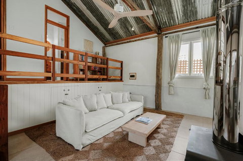 Orchard Cottage - Quiet Farm Escape - Accommodation Cairns 3