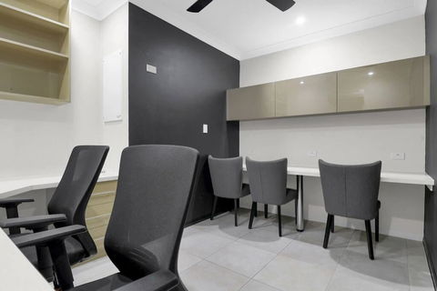 Oversized Luxury- A Corporate & Family Heaven - Accommodation Cairns 3