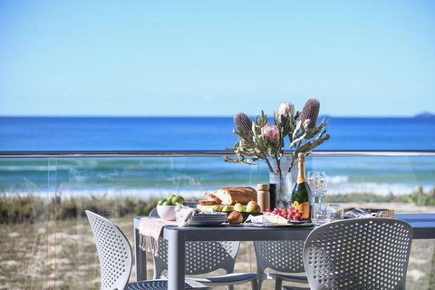 Pacific Dawn On The Beach - Accommodation Cairns 3