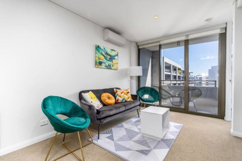 Parliamentary Triangle 1BR Apartment - Accommodation Cairns 0
