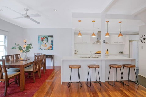 Paddington Cottage - A Classic Queenslander Stay - Accommodation Cairns 3