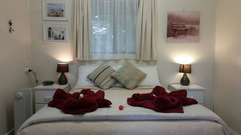 Padthaway Caravan Park - Accommodation Cairns 2