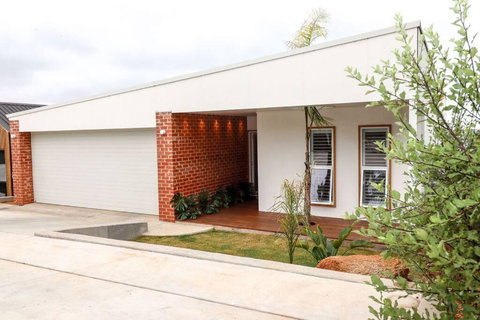 Palm Springs In Port Lincoln! - Accommodation Cairns 2