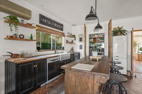 Palm Tree Cottage - Aldinga Beach - C21 SouthCoast Holidays - Accommodation Cairns 2