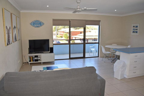Paragon Apartment 3 - Bring Your Own Linen. - Accommodation Cairns 1