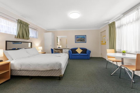 Paramount Motel - Accommodation Cairns 3