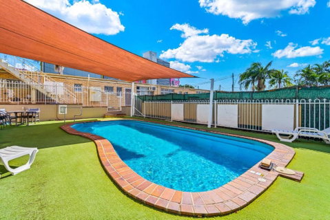 Paramount Motel - Accommodation Cairns 2