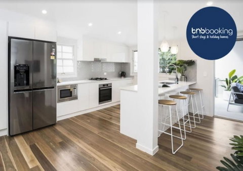Park Avenue Terrace House Sleeps 9 - Accommodation Cairns 0